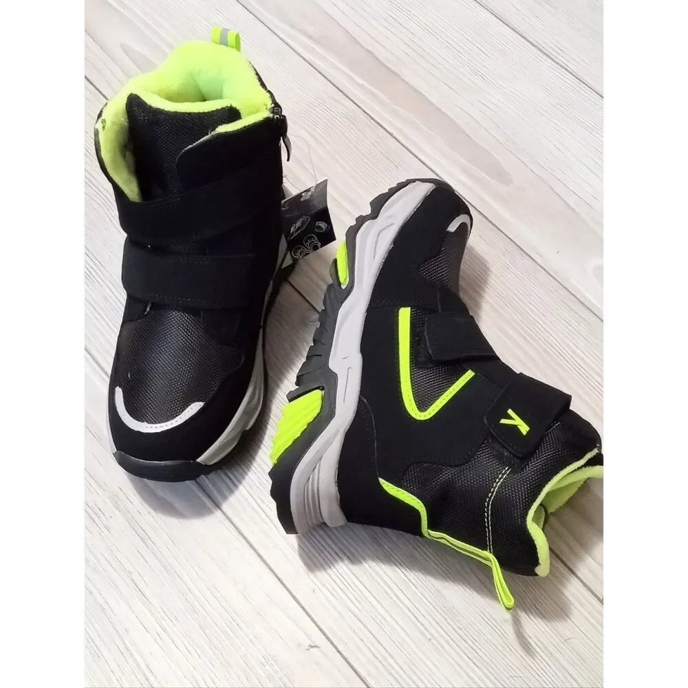 (5-4612)  K KomForme Winter Boots Sz 1